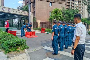 沃格尔：KD今天进入了攻击模式 关键时刻他真的带领着我们前进